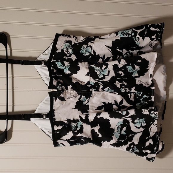 Torrid floral print top - Picture 2 of 3